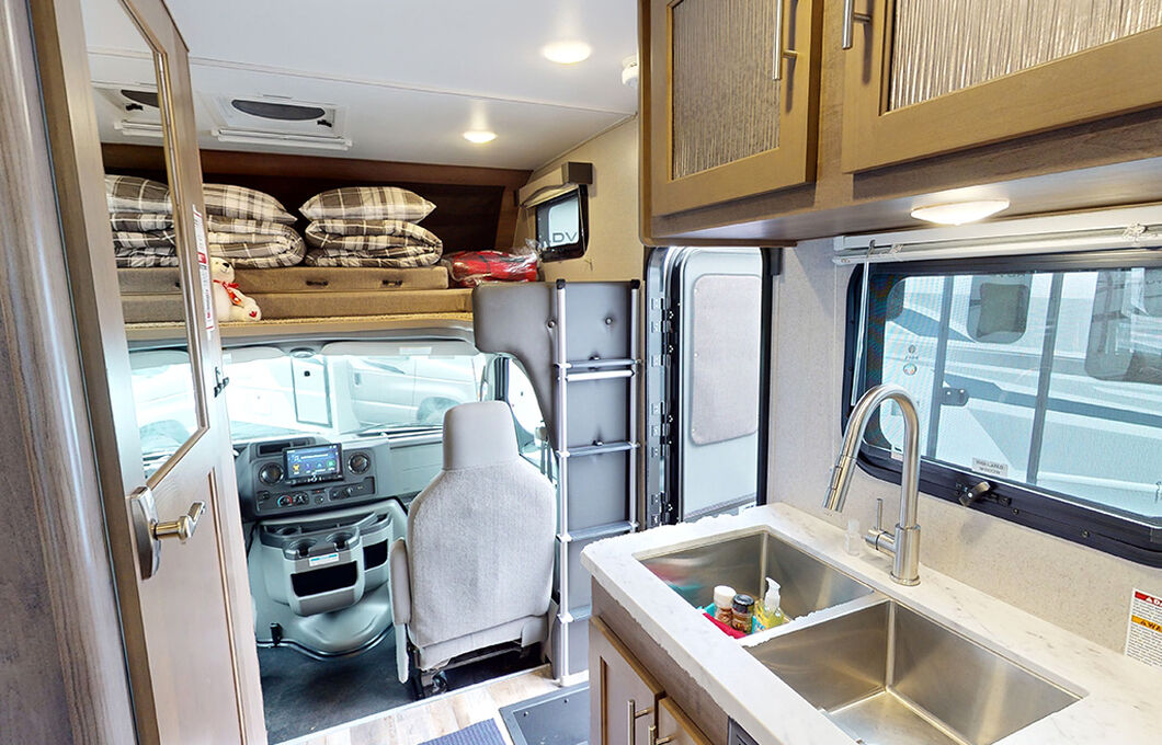 Class C Motorhome-Small (C-Small), , hi-res image number 13